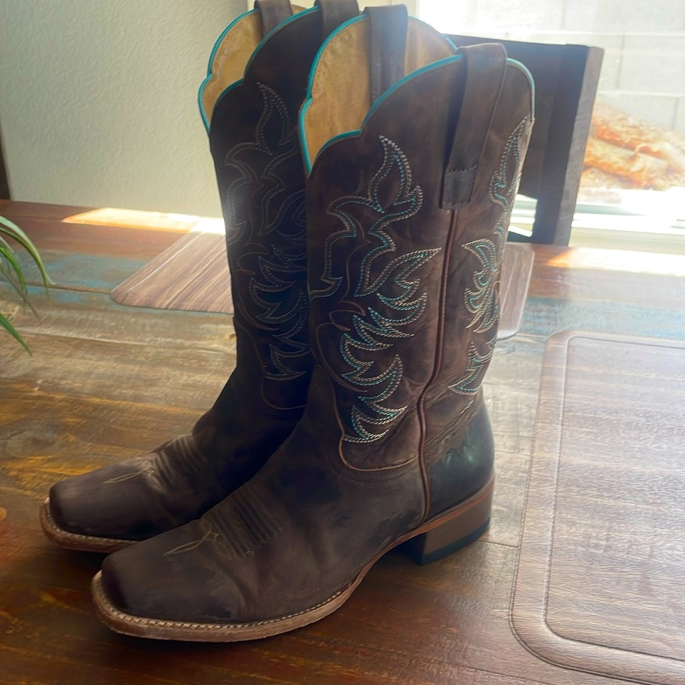 SHYANNE WOMEN'S
CASSIDY COMBO
WESTERN BOOTS - SQUARE TOE size 8